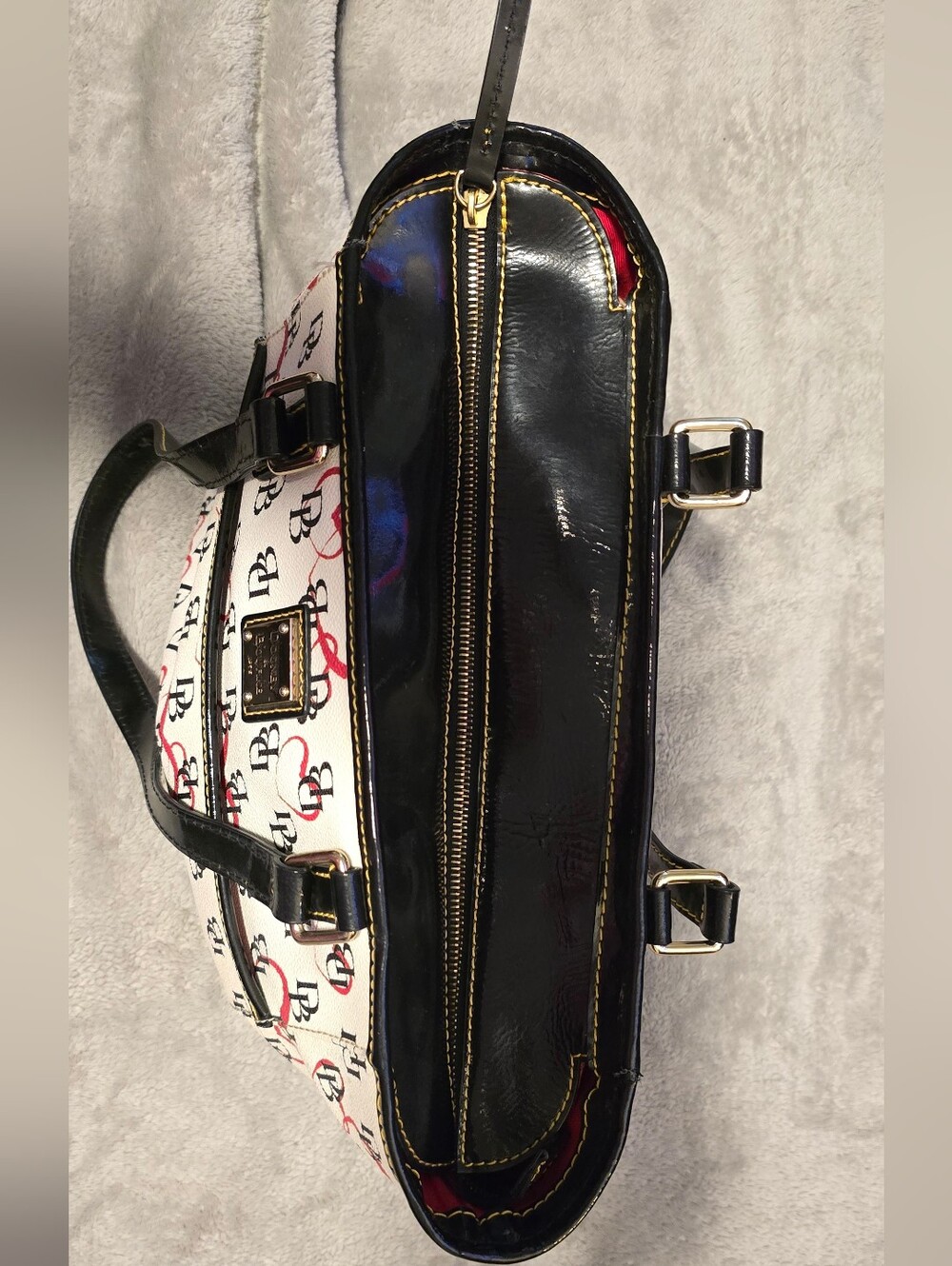 Dooney & Bourke White Heart-Print Logo Tote - Picture 3 of 11